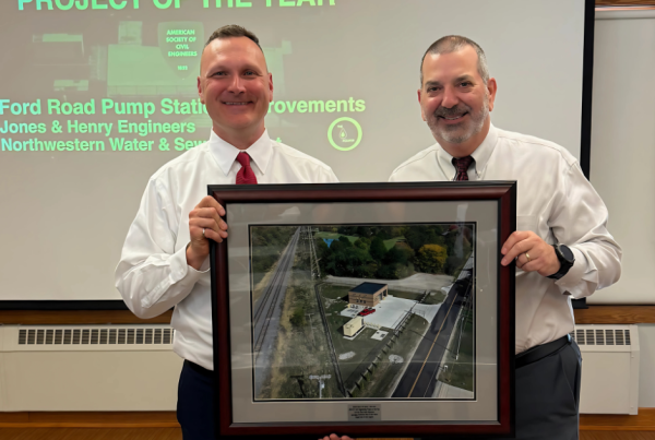 Ted Bennett accepts award